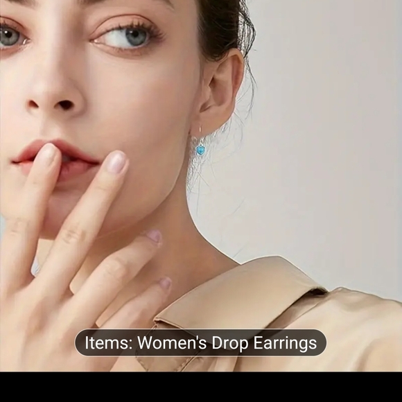 Elegant Blue Heart Earrings - Picture 3 of 5